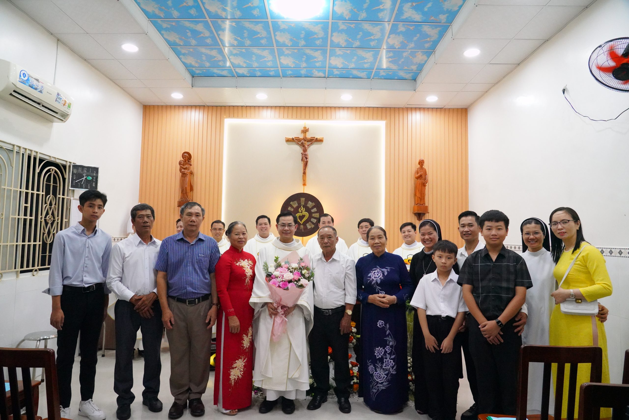 Thánh lễ Tạ ơn kỷ niệm 5 năm Linh mục của Cha Phanxicô Nguyễn Văn Định, SCJ 4 DSC06803 scaled