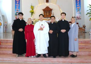 Thánh Lễ Tạ ơn Tân Linh Mục Cha Phao lô Đoàn Nhơn Ân Phúc, SCJ (05/01/2023) 16 z4017117025063 379ccf64fc2a7a42de29660c44cd3ab3